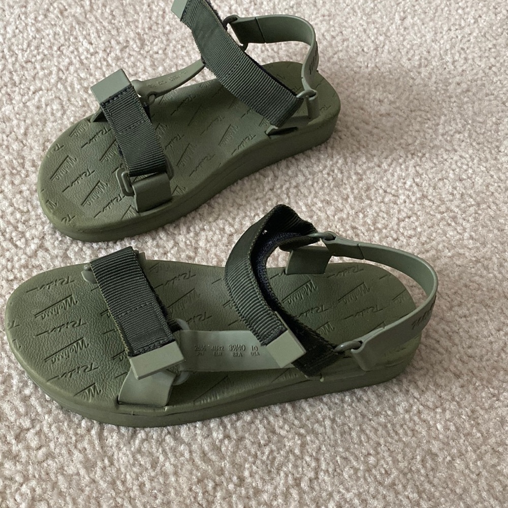 Women’s Melissa Rider Sandals with dust bag for storage